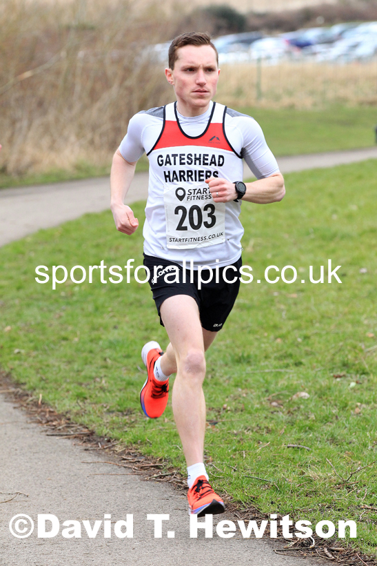 Senior men and veteran men over-40s NECAA Road Relay Champs., Hetton Lyons Park, Hetton le Hole, County Durham. Photo: David T. Hewitson/Sports for All Pics